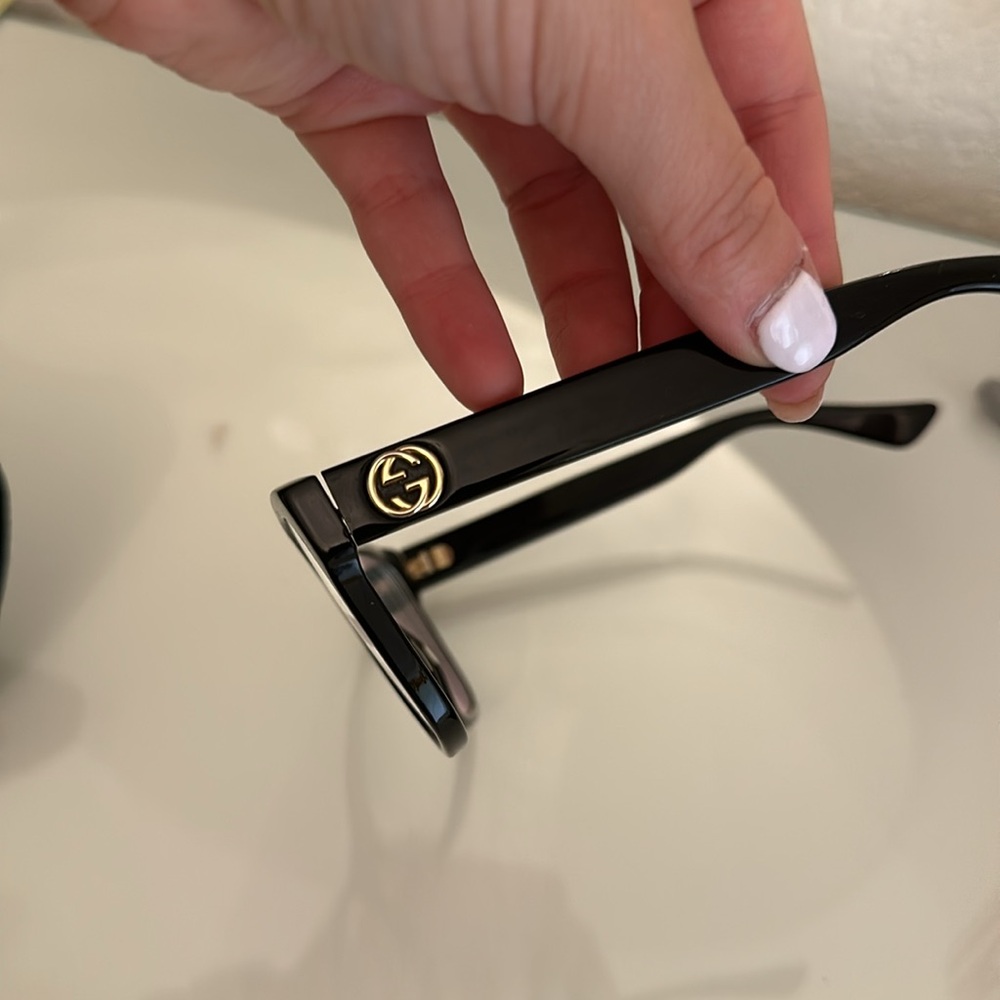 Gucci Glasses - Picture 5 of 8